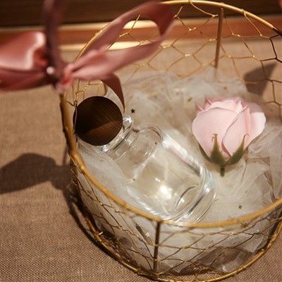 Bottiglie di profumo carine